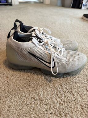 Nike VaporMax Flyknit Sneakers in Light Grey & Black